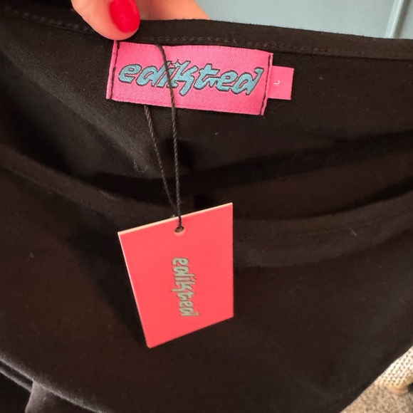 Edikted
Tahlia Off Shoulder Top - Picture 5 of 5